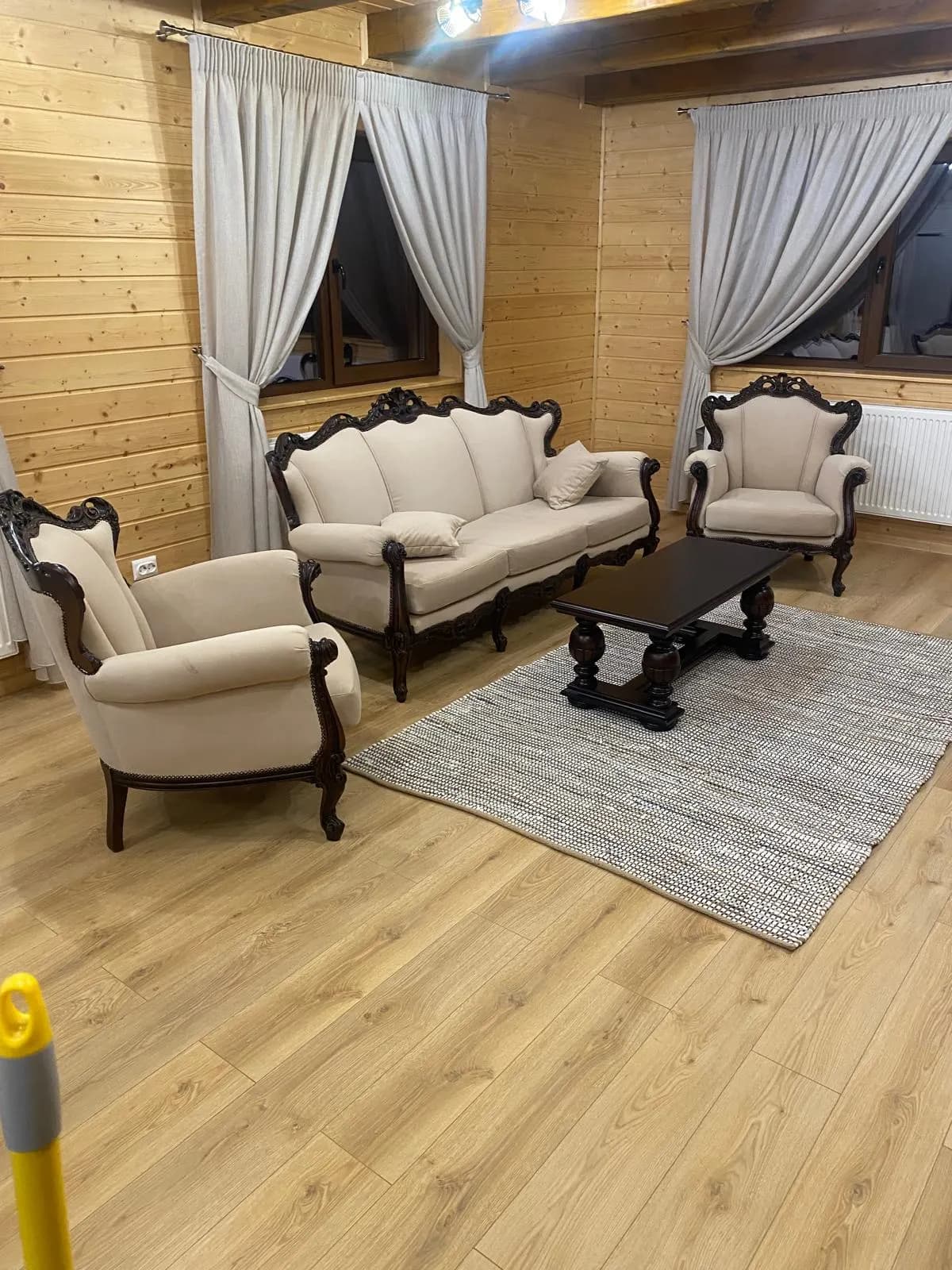 Livingul Cabanei Măgura Mică
